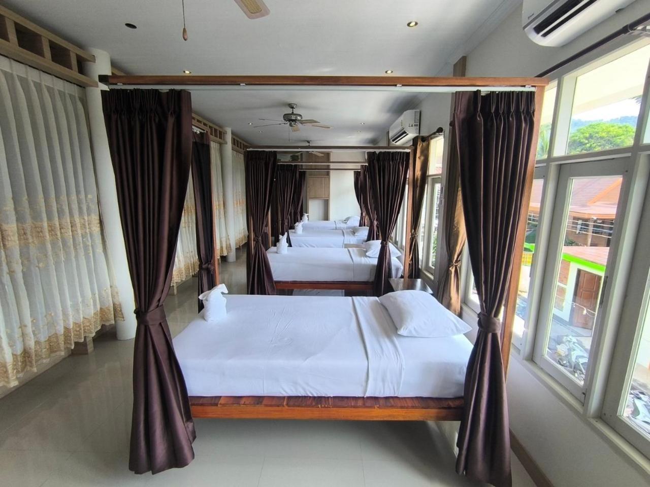 Lotus Hostel Beach Ko Tao Buitenkant foto